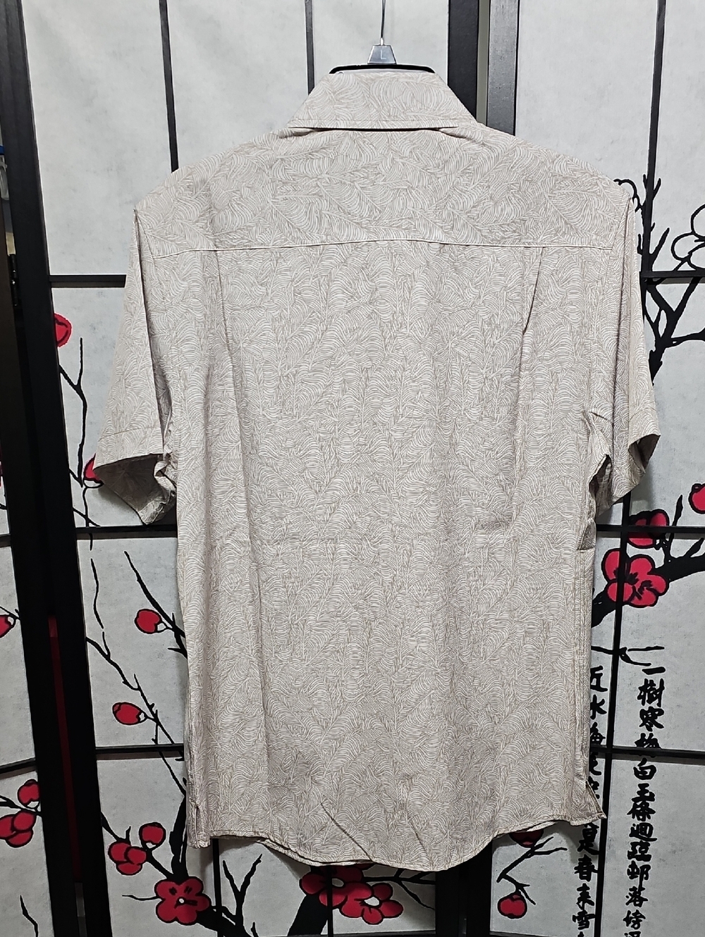 Thomas Sterling Short Sleeve Button-Down Shirt Light Beige Leaf Print Size M - Picture 7 of 7